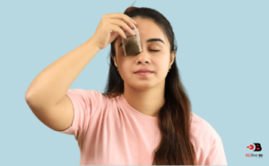 Green tea bags for reducing eye puffiness